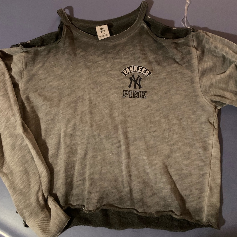 Pink Yankees sweatshirt